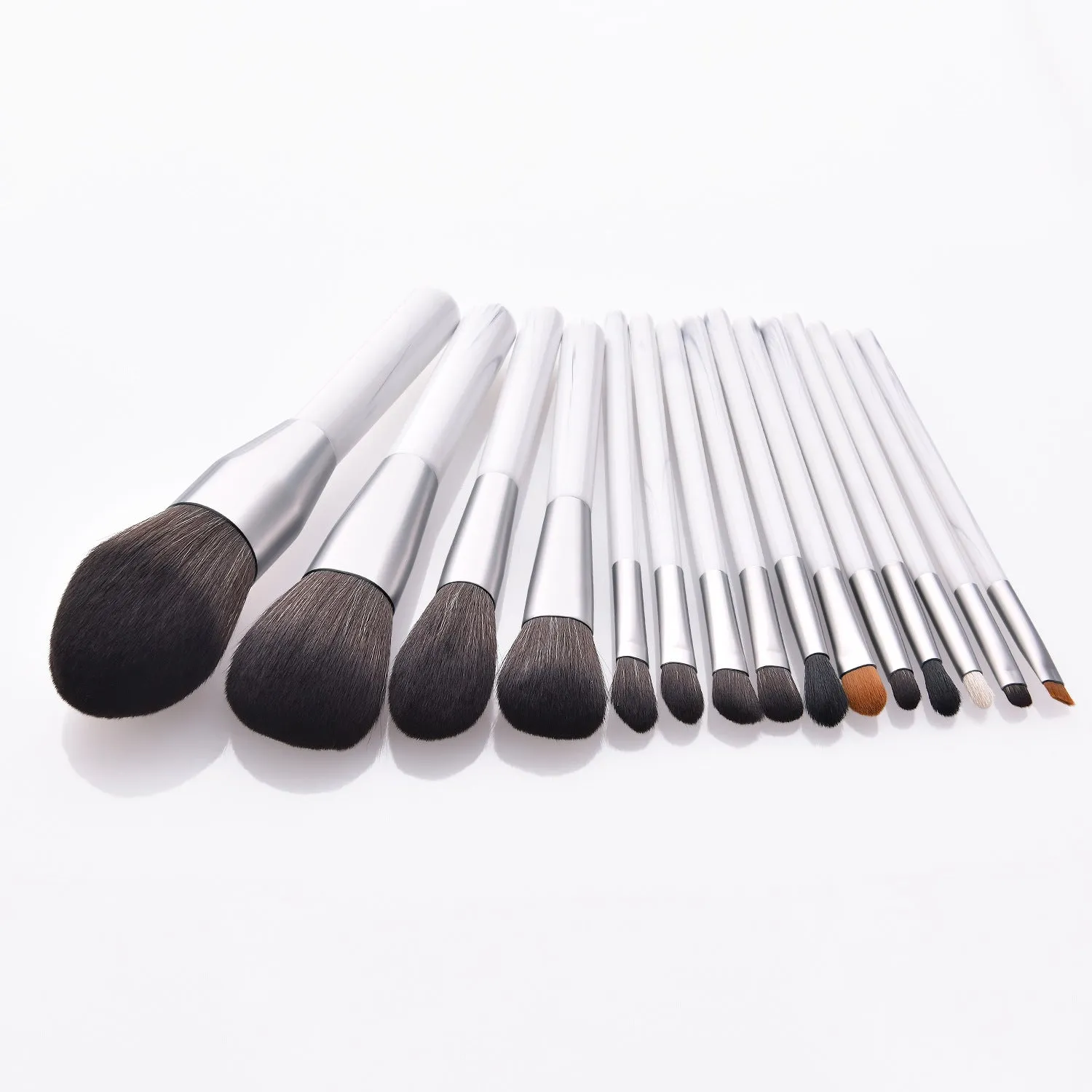 15 Piece Designer Pro Sleek Brush Set - MQO 25 pcs