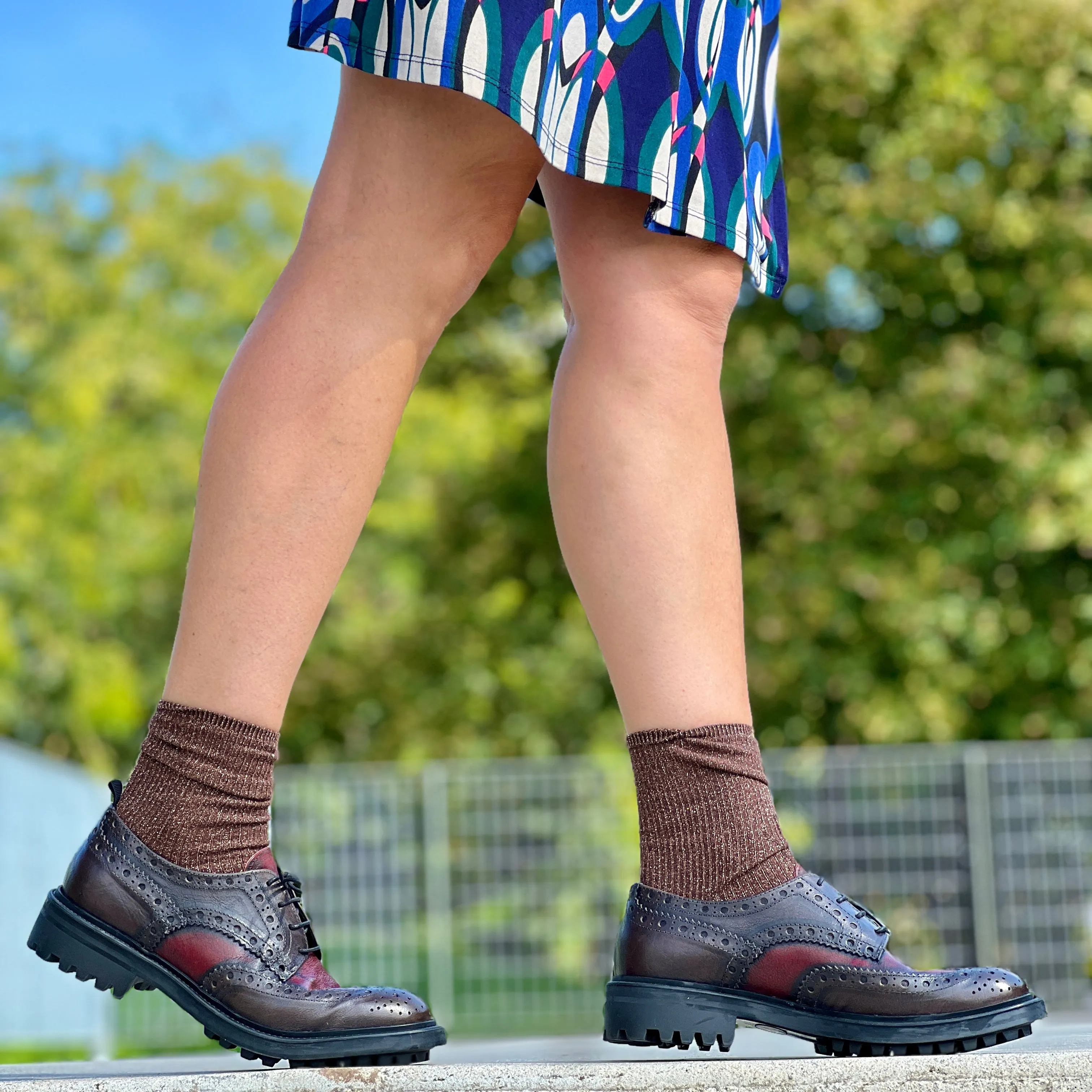 Guns Brown scarpa allacciata in pelle marrone e rossa artigianale marchigiana