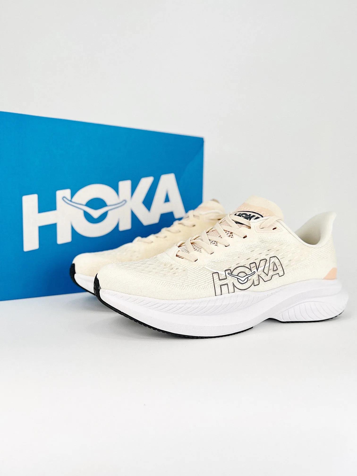 HOKA MACH 6