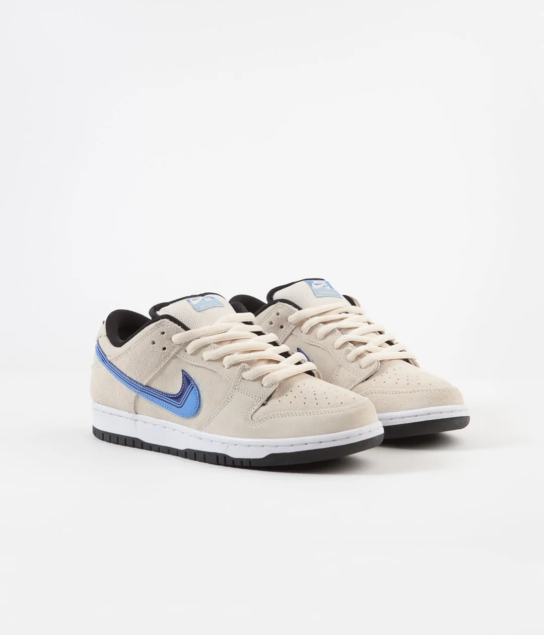Nike SB Dunk Low Pro Shoes - Light Cream / Deep Royal Blue