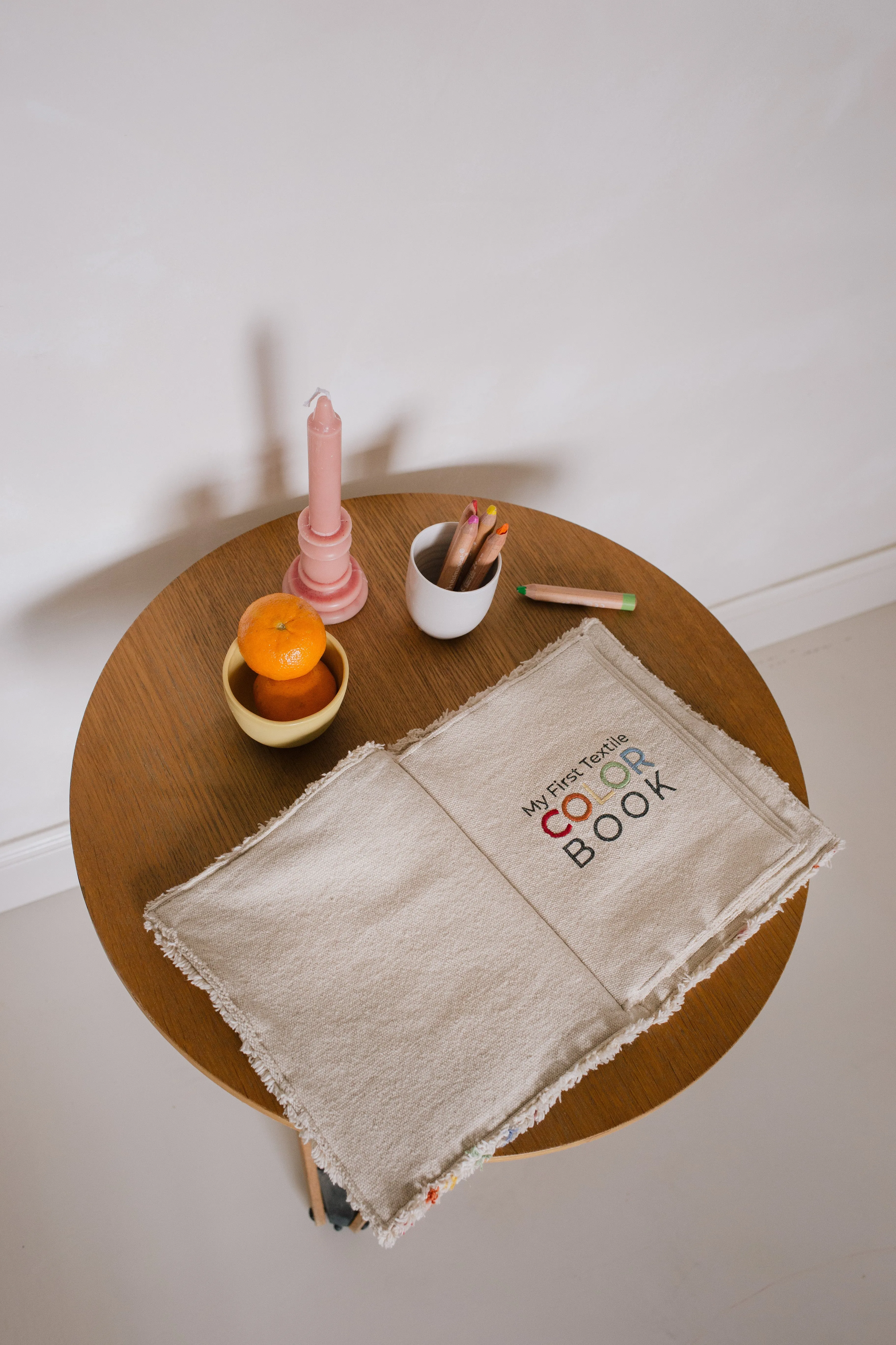 SENSORY BOOK COLOURS