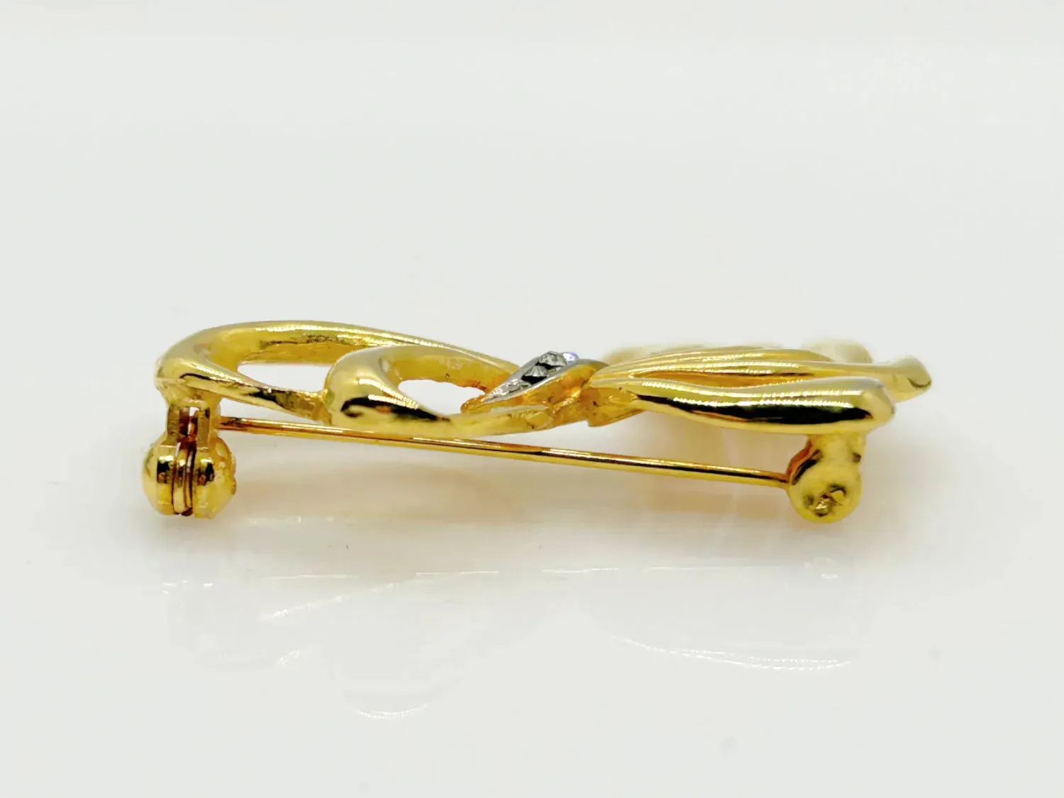 Swarovski Bow Brooch with Glittering Center