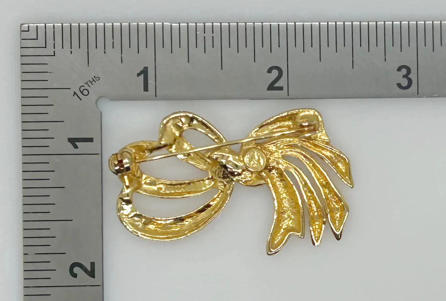 Swarovski Bow Brooch with Glittering Center