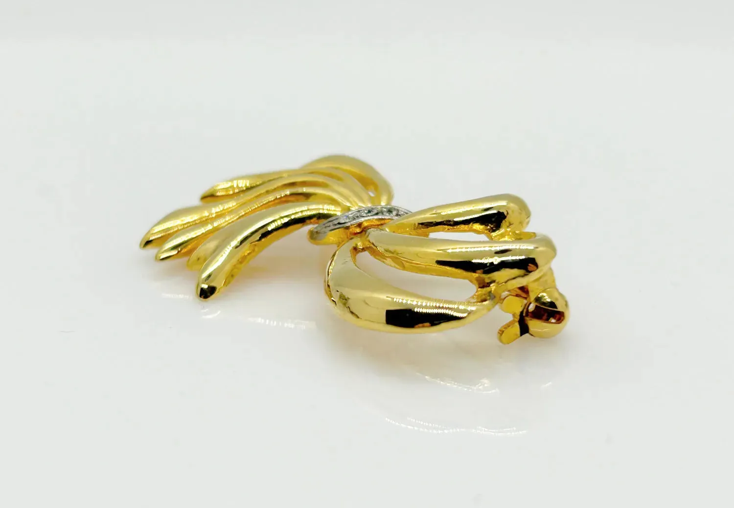 Swarovski Bow Brooch with Glittering Center